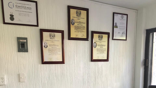 Dr. Jesús Vicente Sánchez Hernández, Internista