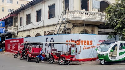 Photos of Hooters Phnom Penh