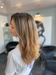 Photo n°11 de IMAGINA' TIF à Le Creusot (Salon de coiffure)