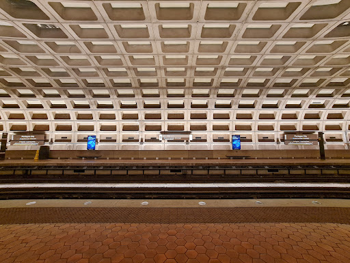 Pentagon City Metro Station Gallery - United States