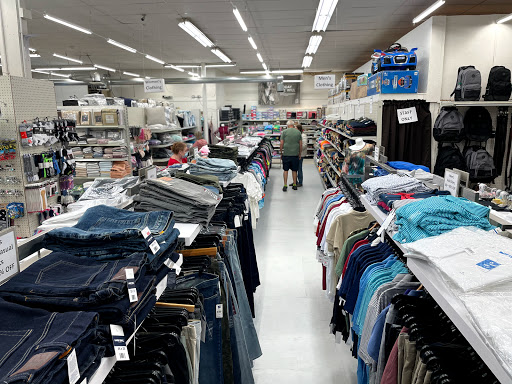 Terre Hill Outlet - Thumbnail