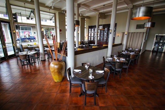 Jackie Rey's Ohana Grill Hilo