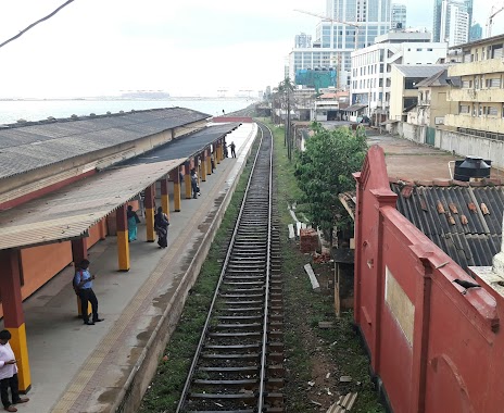 Kollupitiya Railway Station, Author: Sewwandi Gunathilake