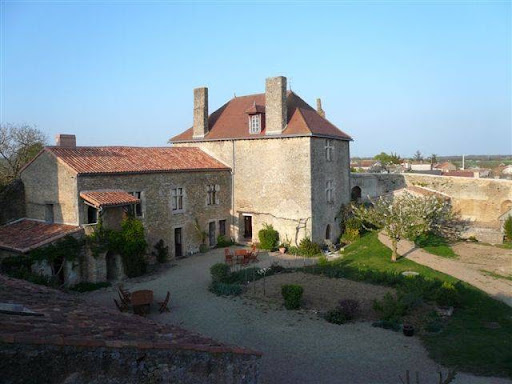 Le Vieux Chateau - Thumbnail
