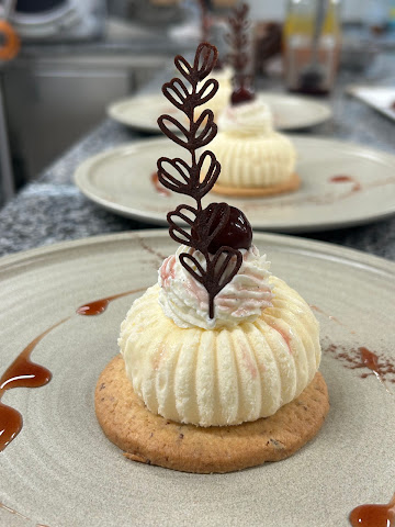 Restaurant L'Embellie (à 7 km de Cluny, En Bourgogne) by null