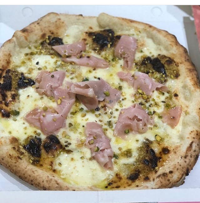 Ristorante pizzeria antico Borgo Ai vergini pizzeria napoli centro storico rione sanita’