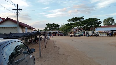 Photos of ຕະຫຼາດແກ້ງກອກ