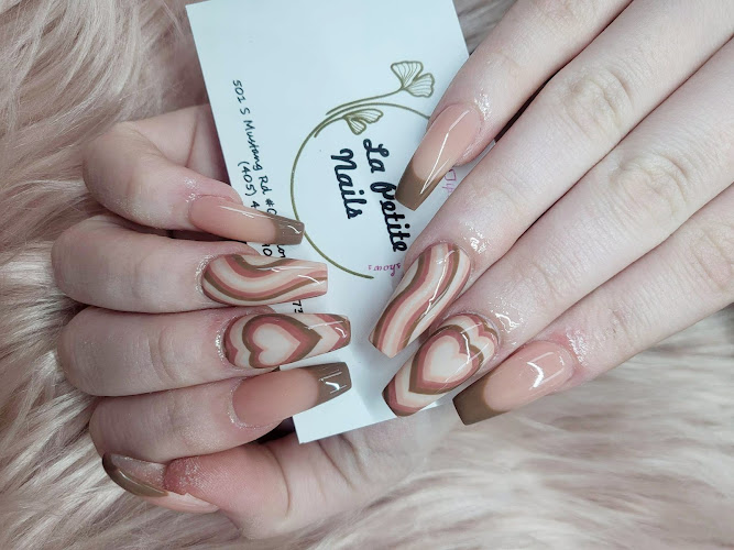 La Petite Nails interior view