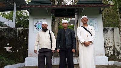 Photos of Makam KAROMAH KAROEHOEN SOEKAPOERA