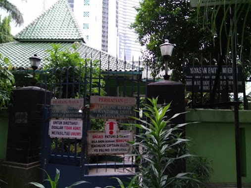 Makam Keramat Guru Mughni Kuningan., Author: daan andraan