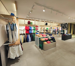 Photo n°1 de Lacoste Mâcon à Mâcon (Magasin de vêtements pour femmes)