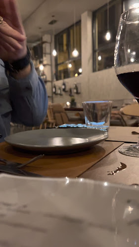 Opinii despre Caravin Wine & Wanderlust în Αθήνα - Μπαρ