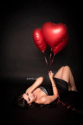 Beata Turowska FOTOGRAFIA - sesje ciążowe, rodzinne, wizerunkowe, kobiece - Fotograf
