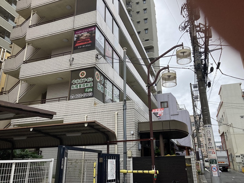 としょかんのうら