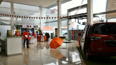 Photos of Tunas Toyota jatiwaringin