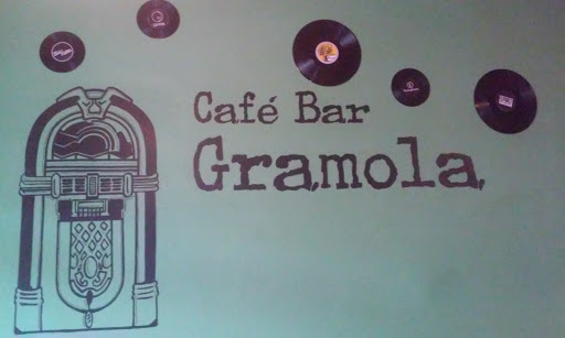 GRAMOLA - Visual