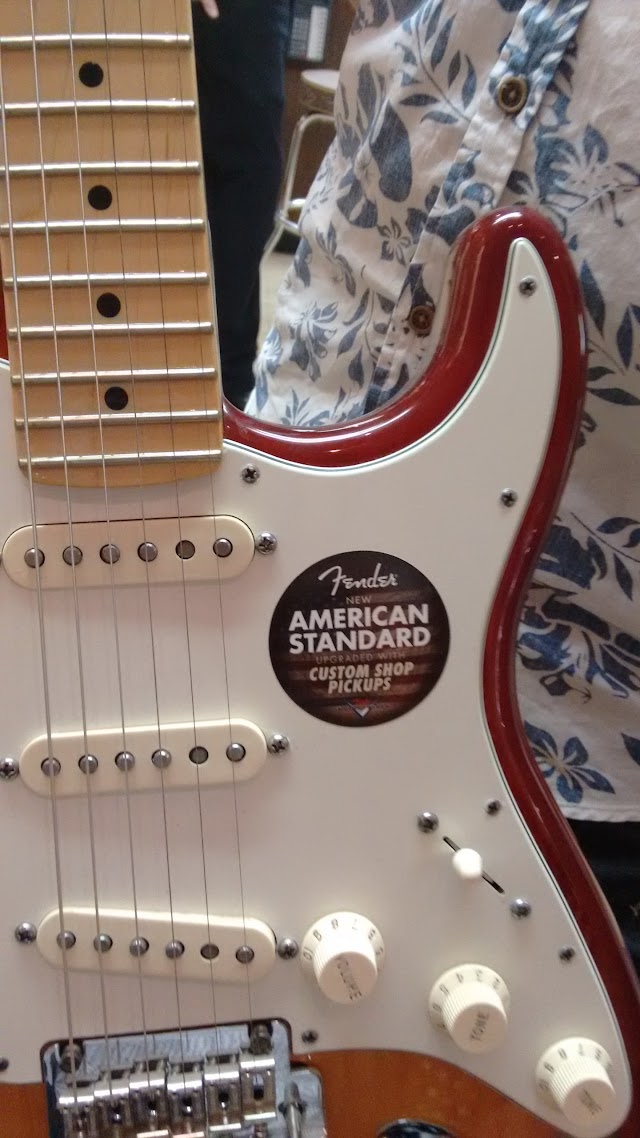 Matt Umanov Guitars