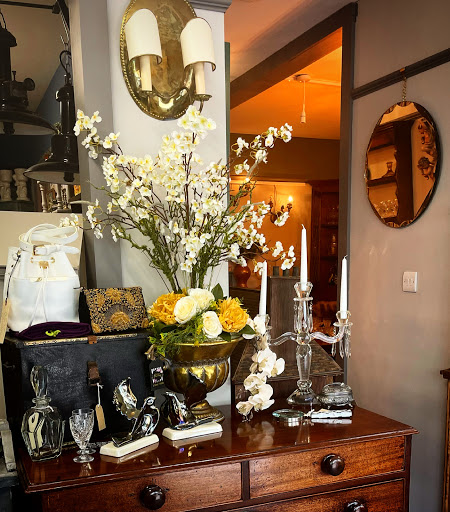 The Antiques Shop - Thumbnail