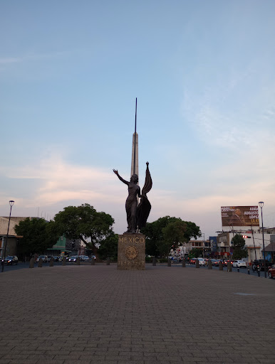 Estatua Dr Gustavo Baz Prada - Thumbnail