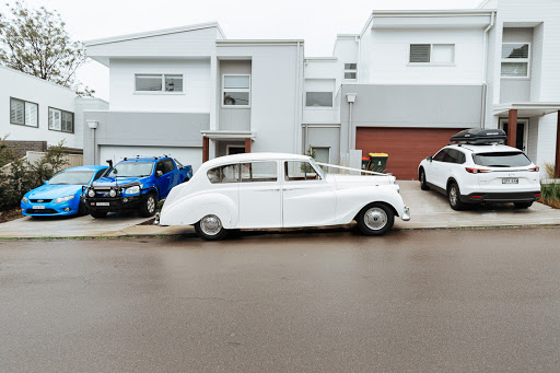 Absolute Vintage Elegance Limousines (Classic Limousines Newcastle) - Thumbnail