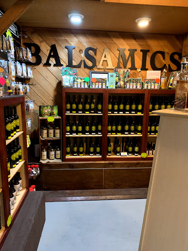 Local Lucy's - Visual