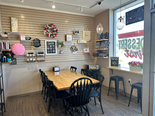 Chris' Bakery - Visual