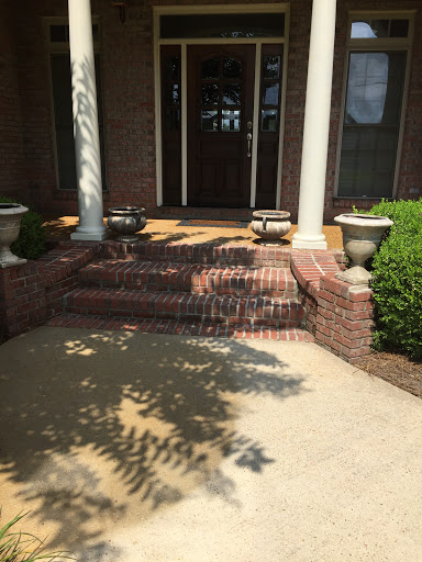 Thacker pressure washing and landscaping - Thumbnail