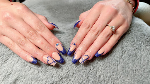 LV Nails - spa pedicure - Thumbnail
