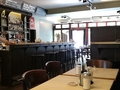 Photos of Lizb&auml;t