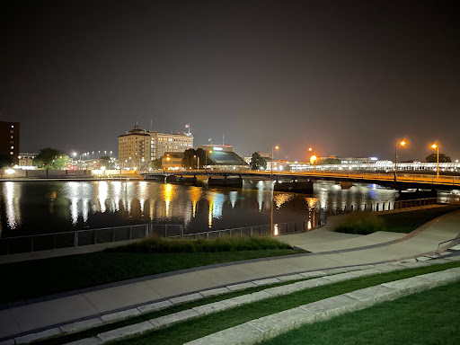 RiverLoop Amphitheatre & Expo Plaza - Thumbnail