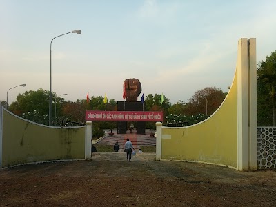 photo of Tượng đài Nắm tay