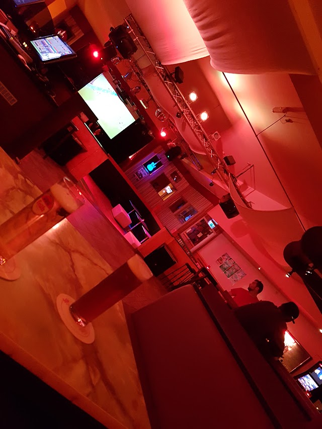 Groove Bar & Lounge