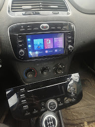 Photo n°9 de GLV02 à Berny-Rivière (Vendeur de voitures d'occasion)