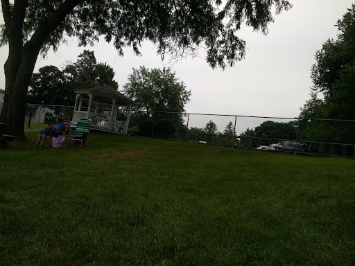 Country Knolls Park & Pool - Thumbnail