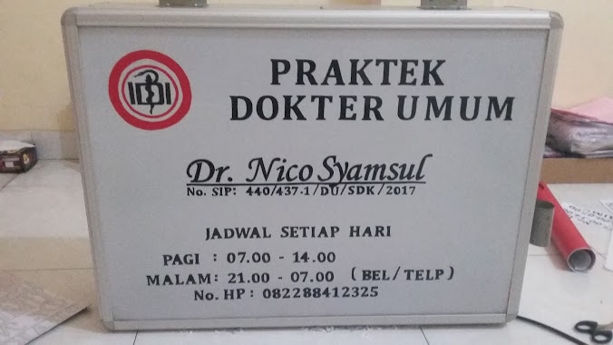 Praktek Dr. Nico Syamsul, Author: Lia Nico