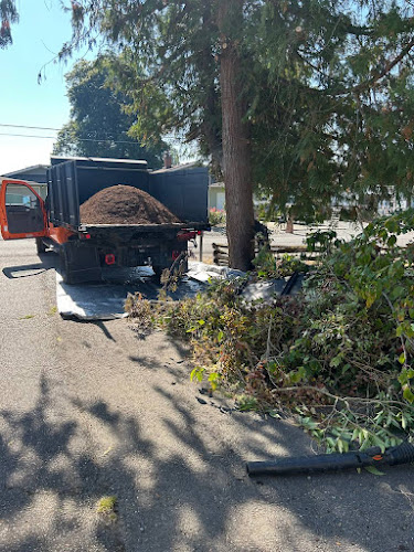 Royal Landscaping & Hauling