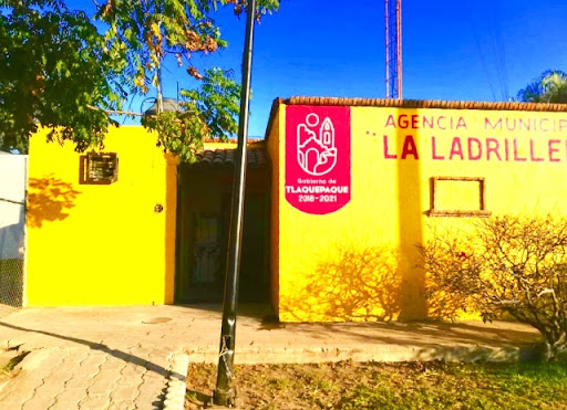 Agencia Municipal la Ladrillera - Thumbnail