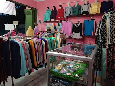 Photos of Toko Azmi Gallery