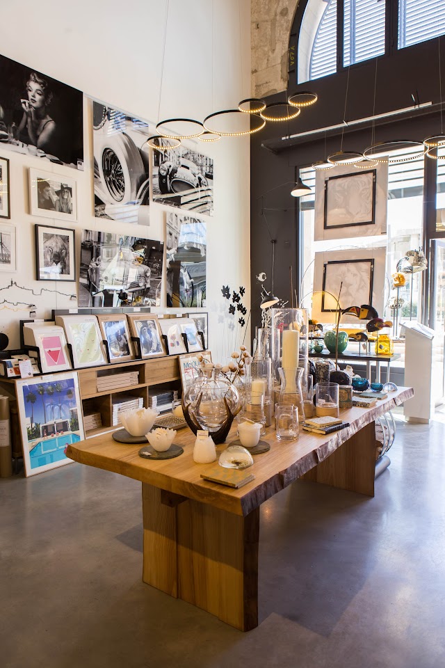Wooden Gallery