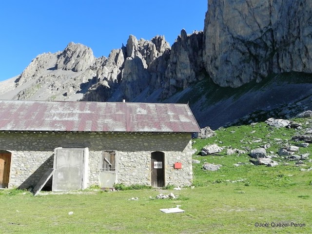 Refuge du camp des Rochilles
