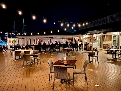 Pier 701 Restaurant & Bar