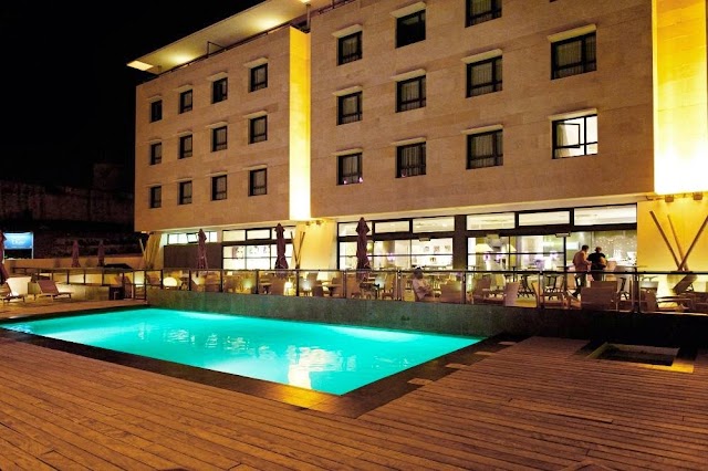 Victor Café