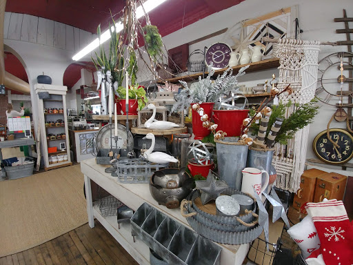 Riverside Flowers and Gift Studio Gallery - Canada