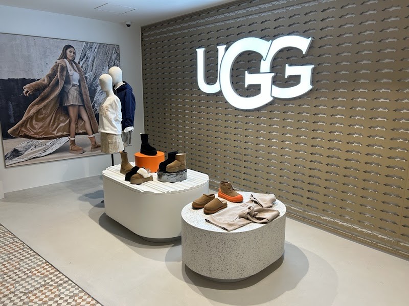 UGG NEWoMan横浜