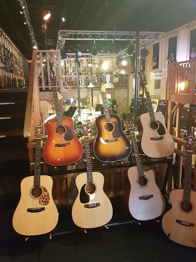 Let's Play Guitar Center - Thumbnail