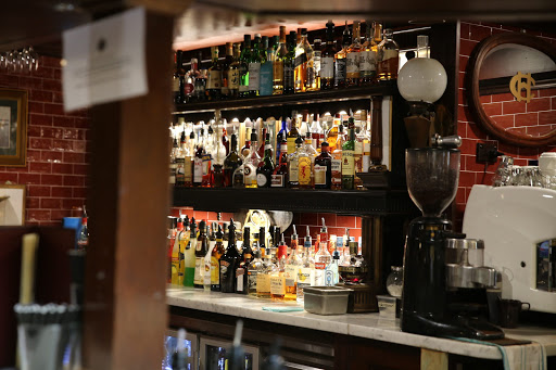 Champagne Charlies