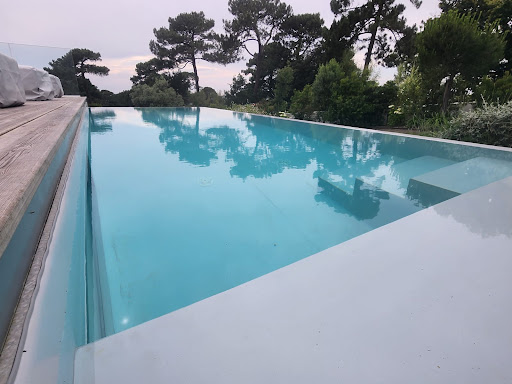 Photo de Everblue - Premium Piscines & Spas à Arcachon (33120)