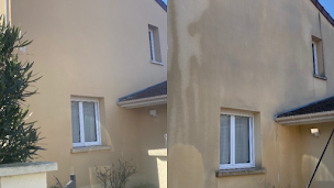 Photo n°1 de Legrein rénovation, Traitement De Toiture Nettoyage De Façade Et Peinture couverture à 98 (Peintre en bâtiment)