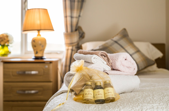 Comments and reviews of St Johns House Care Home