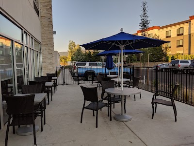 Holiday Inn Express & Suites Medford